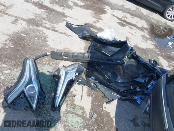 ✅ 2018 Cadillac XT5 FWD • VIN: 1GYKNARS2JZ160862 • Лот: 42584234. Опубликован ранее на IAAI с пробегом 152 785 миль. Бесплатный доступ к архиву аукционных продаж из США и подробный отчёт об истории автомобиля на DreamBid. Изображение 12.