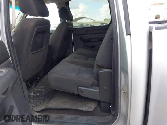 2011 Chevrolet Silverado 1500 LT z VIN 3GCPKSE35BG258438, wystawiony jako IAAI lot #43510647 z przebiegiem 212 290 mil mil oraz . Historia ofert i sprzedaży dostępna na DreamBid. Obrazek 8.