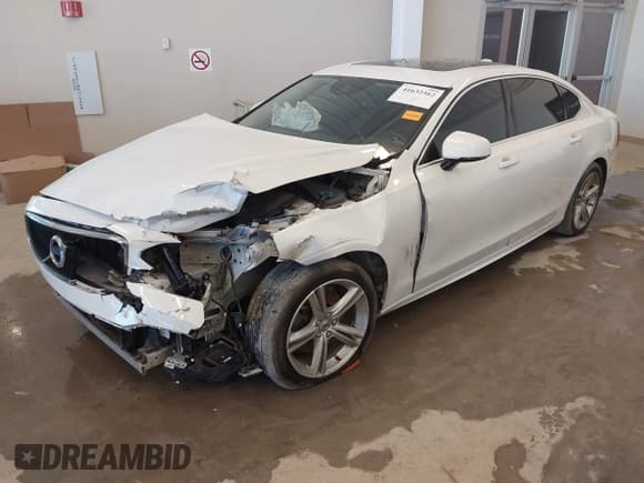 ✅ 2019 Volvo S90 Momentum • VIN: LVY102AK5KP081791 • Lot: 41632562. Listed on IAAI with 117,384 mi. Free auction sales archive from the USA and detailed vehicle history report at DreamBid. Image 17.