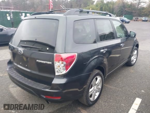 ✅ 2009 Subaru Forester X • VIN: JF2SH63689H700174 • Lot: 43777158. Wystawiony na IAAI z przebiegiem 143 992 mil. Bezpłatny archiwum sprzedaży aukcyjnych z USA i szczegółowy raport historii pojazdu na DreamBid. Zdjęcie 4.