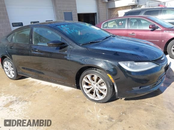 ✅ 2015 Chrysler 200 S • VIN: 1C3CCCBG7FN635815 • Lot: 43446545. Wystawiony na IAAI z przebiegiem 256 317 mil. Bezpłatny archiwum sprzedaży aukcyjnych z USA i szczegółowy raport historii pojazdu na DreamBid. Zdjęcie 1.