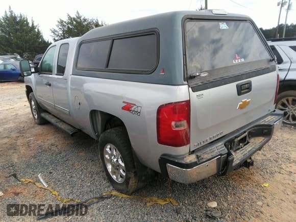 ✅ 2012 Chevrolet Silverado 2500HD LT • VIN: 1GC2KXCG1CZ337684 • Lot: 40494392. Wystawiony na IAAI z przebiegiem Nie podano. Bezpłatny archiwum sprzedaży aukcyjnych z USA i szczegółowy raport historii pojazdu na DreamBid. Zdjęcie 3.