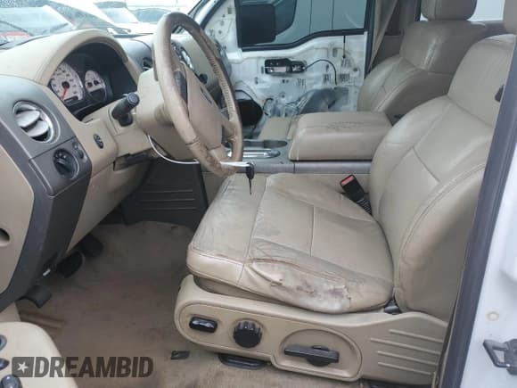 ✅ 2008 Ford F-150 XLT • VIN: 1FTPW12V38KB95829 • Lot: 89523345. Wystawiony na Copart z przebiegiem 185 029 mil. Bezpłatny archiwum sprzedaży aukcyjnych z USA i szczegółowy raport historii pojazdu na DreamBid. Zdjęcie 7.