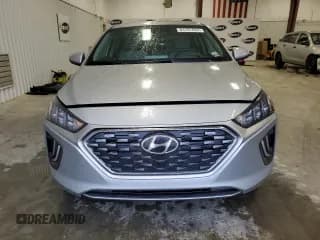 ✅ 2022 Hyundai Ioniq SEL • VIN: KMHC85LC1NU266230 • Lot: 83797634. Wystawiony na Copart z przebiegiem 41 177 mil. Bezpłatny archiwum sprzedaży aukcyjnych z USA i szczegółowy raport historii pojazdu na DreamBid. Zdjęcie 5.