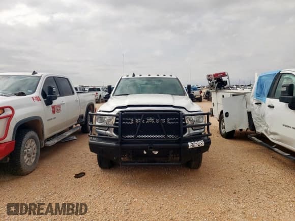 ✅ 2022 Ram 3500 Tradesman • VIN: 3C7WRTCL4NG279871 • Lot: 57682495. Wystawiony na Copart z przebiegiem 65 225 mil. Bezpłatny archiwum sprzedaży aukcyjnych z USA i szczegółowy raport historii pojazdu na DreamBid. Zdjęcie 5.