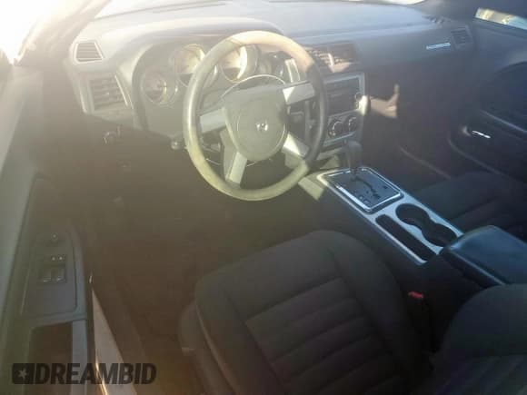 ✅ 2010 Dodge Challenger SE • VIN: 2B3CJ4DV4AH278888 • Лот: 85387995. Опубликован ранее на Copart с пробегом 189 727 миль. Бесплатный доступ к архиву аукционных продаж из США и подробный отчёт об истории автомобиля на DreamBid. Изображение 8.