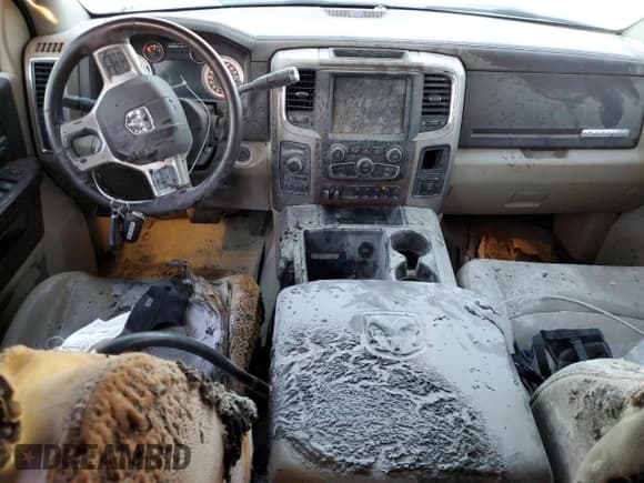 ✅ 2013 Ram 2500 Laramie • VIN: 3C6UR5FL0DG565847 • Lot: 92465145. Wystawiony na Copart z przebiegiem 154 108 mil. Bezpłatny archiwum sprzedaży aukcyjnych z USA i szczegółowy raport historii pojazdu na DreamBid. Zdjęcie 8.