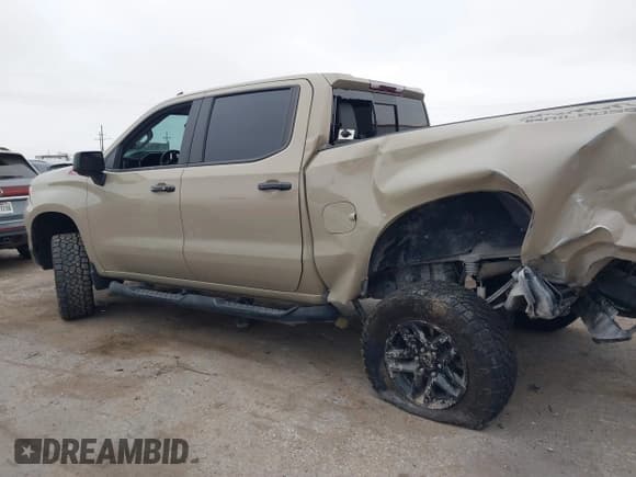 ✅ 2022 Chevrolet Silverado 1500 LT Trail Boss • VIN: 3GCUDFED4NG518510 • Lot: 41190719. Wystawiony na IAAI z przebiegiem 42 517 mil. Bezpłatny archiwum sprzedaży aukcyjnych z USA i szczegółowy raport historii pojazdu na DreamBid. Zdjęcie 13.