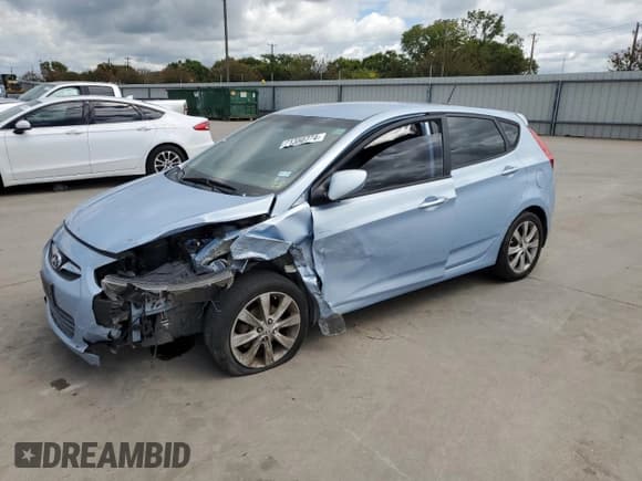 ✅ 2012 Hyundai Accent SE • VIN: KMHCU5AE7CU017847 • Лот: 71350774. Опубликован ранее на Copart с пробегом Не указан. Бесплатный доступ к архиву аукционных продаж из США и подробный отчёт об истории автомобиля на DreamBid. Изображение 1.