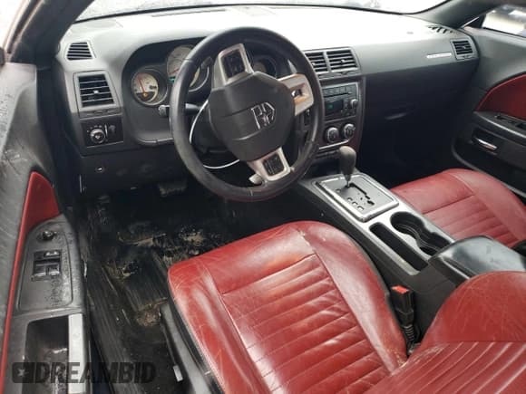 ✅ 2014 Dodge Challenger SXT • VIN: 2C3CDYAG3EH152776 • Lot: 85505304. Wystawiony na Copart z przebiegiem 149 468 mil. Bezpłatny archiwum sprzedaży aukcyjnych z USA i szczegółowy raport historii pojazdu na DreamBid. Zdjęcie 8.