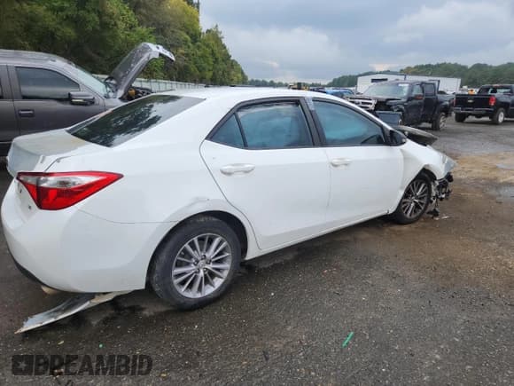 ✅ 2015 Toyota Corolla LE • VIN: 5YFBURHE9FP184998 • Лот: 90316935. Опубликован ранее на Copart с пробегом 156 861 миль. Бесплатный доступ к архиву аукционных продаж из США и подробный отчёт об истории автомобиля на DreamBid. Изображение 3.