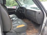 ✅ 2007 GMC Sierra 2500HD Work Truck • VIN: 1GTHK24DX7E179795 • Lot: 42764565. Wystawiony na IAAI z przebiegiem 337 205 mil. Bezpłatny archiwum sprzedaży aukcyjnych z USA i szczegółowy raport historii pojazdu na DreamBid. Zdjęcie 5.