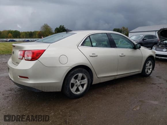 ✅ 2015 Chevrolet Malibu LS • VIN: 1G11B5SL3FF224820 • Лот: 85269945. Опубликован ранее на Copart с пробегом 161 335 миль. Бесплатный доступ к архиву аукционных продаж из США и подробный отчёт об истории автомобиля на DreamBid. Изображение 3.