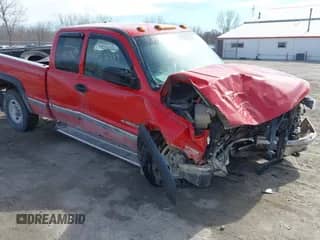 2002 Chevrolet Silverado 2500HD LS с VIN 1GCHK29G02E214758, выставлен на аукционе IAAI как лот 41758469 с пробегом 176 323 миль миль и . История ставок и продаж доступна на DreamBid. Изображение 1.