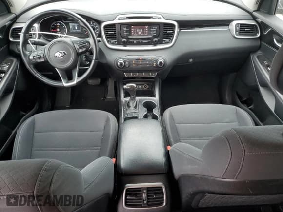 ✅ 2016 Kia Sorento LX • VIN: 5XYPG4A34GG092969 • Lot: 83817945. Listed on Copart with 87,873 mi. Free auction sales archive from the USA and detailed vehicle history report at DreamBid. Image 8.