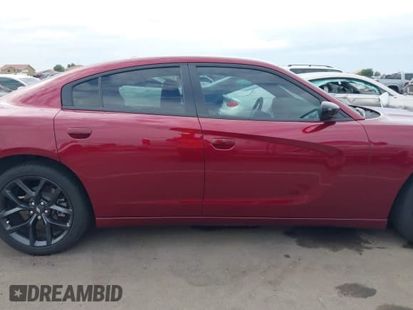 ✅ 2022 Dodge Charger SXT • VIN: 2C3CDXBG1NH120191 • Lot: 43425872. Wystawiony na IAAI z przebiegiem 54 773 mil. Bezpłatny archiwum sprzedaży aukcyjnych z USA i szczegółowy raport historii pojazdu na DreamBid. Zdjęcie 14.