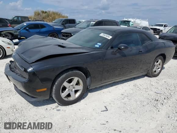 2010 Dodge Challenger SE z VIN 2B3CJ4DV9AH198051, wystawiony jako Copart lot #72643454 z przebiegiem 156 474 mil mil oraz Szkoda całkowita • Salvage title. Historia ofert i sprzedaży dostępna na DreamBid. Obrazek 1.