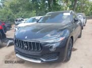 ✅ 2018 Maserati Levante GranLusso • VIN: ZN661XULXJX305890 • Lot: 42983206. Wystawiony na IAAI z przebiegiem 50 809 mil. Bezpłatny archiwum sprzedaży aukcyjnych z USA i szczegółowy raport historii pojazdu na DreamBid. Zdjęcie 17.