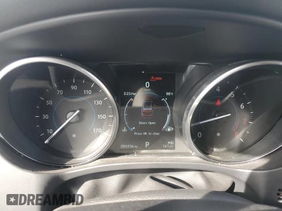 ✅ 2017 Jaguar F-Pace 35t Prestige • VIN: SADCK2BV9HA499757 • Lot: 84646665. Listed on Copart with 95,936 mi. Free auction sales archive from the USA and detailed vehicle history report at DreamBid. Image 9.