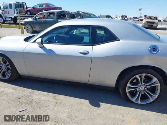 ✅ 2020 Dodge Challenger R/T • VIN: 2C3CDZBT5LH155077 • Lot: 43560315. Wystawiony na IAAI z przebiegiem 83 535 mil. Bezpłatny archiwum sprzedaży aukcyjnych z USA i szczegółowy raport historii pojazdu na DreamBid. Zdjęcie 15.