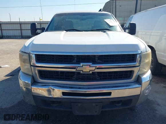 ✅ 2009 Chevrolet Silverado 2500HD Work Truck • VIN: 1GCHC43K59F103701 • Lot: 43412235. Wystawiony na IAAI z przebiegiem 259 509 mil. Bezpłatny archiwum sprzedaży aukcyjnych z USA i szczegółowy raport historii pojazdu na DreamBid. Zdjęcie 12.