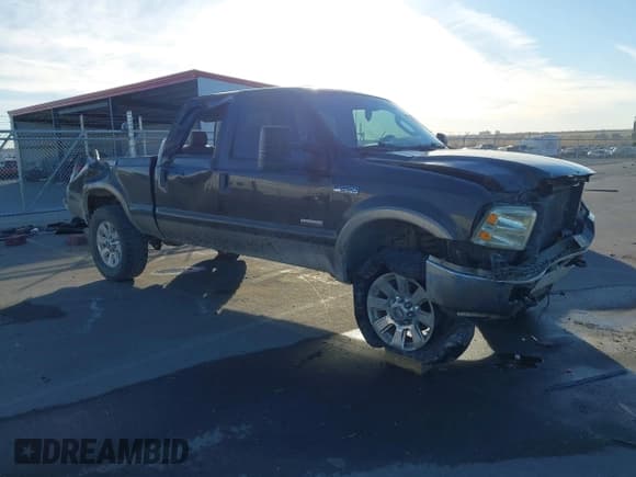 ✅ 2005 Ford F-250 XL • VIN: 1FTSW21PX5EA04064 • Lot: 43674997. Listed on IAAI with 164,285 mi. Free auction sales archive from the USA and detailed vehicle history report at DreamBid. Image 1.