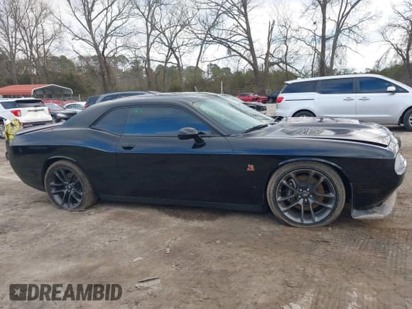 ✅ 2020 Dodge Challenger R/T Scat Pack Widebody • VIN: 2C3CDZFJ7LH239877 • Lot: 41623891. Wystawiony na IAAI z przebiegiem 40 370 mil. Bezpłatny archiwum sprzedaży aukcyjnych z USA i szczegółowy raport historii pojazdu na DreamBid. Zdjęcie 13.