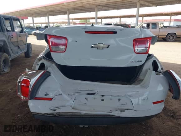 2013 Chevrolet Malibu LS z VIN 1G11B5SA8DF143372, wystawiony jako IAAI lot #43250501 z przebiegiem 249 820 mil mil oraz . Historia ofert i sprzedaży dostępna na DreamBid. Obrazek 16.