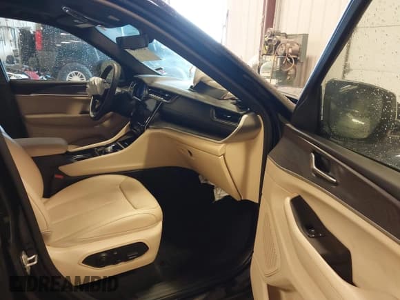 ✅ 2024 Jeep Grand Cherokee Limited • VIN: 1C4RJKBG7R8570795 • Lot: 43644479. Wystawiony na IAAI z przebiegiem 16 742 mil. Bezpłatny archiwum sprzedaży aukcyjnych z USA i szczegółowy raport historii pojazdu na DreamBid. Zdjęcie 5.