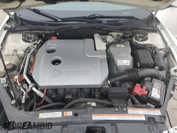 ✅ 2010 Mercury Milan Hybrid • VIN: 3MEDM0L35AR632892 • Lot: 51299575. Listed on Copart with 176,873 mi. Free auction sales archive from the USA and detailed vehicle history report at DreamBid. Image 11.