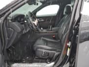 ✅ 2025 Land Rover Range Rover Velar Dynamic SE • VIN: SALYL2EX5SA394581 • Lot: 94916585. Listed on Copart with 34,263 mi. Free auction sales archive from the USA and detailed vehicle history report at DreamBid. Image 7.