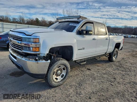 ✅ 2016 Chevrolet Silverado 2500HD LT • VIN: 1GC1KVE85GF180898 • Лот: 95756515. Опубликован ранее на Copart с пробегом Не указан. Бесплатный доступ к архиву аукционных продаж из США и подробный отчёт об истории автомобиля на DreamBid. Изображение 1.