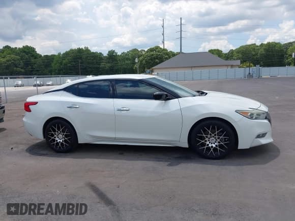 ✅ 2017 Nissan Maxima SL • VIN: 1N4AA6AP0HC373331 • Lot: 42752679. Listed on IAAI with 158,249 mi. Free auction sales archive from the USA and detailed vehicle history report at DreamBid. Image 13.
