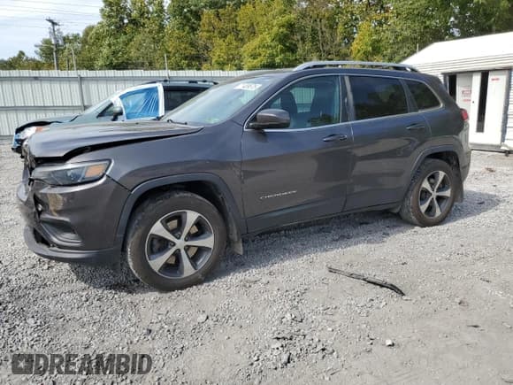 ✅ 2019 Jeep Cherokee Altitude • VIN: 1C4PJMLB1KD141817 • Lot: 71489575. Wystawiony na Copart z przebiegiem 94 824 mil. Bezpłatny archiwum sprzedaży aukcyjnych z USA i szczegółowy raport historii pojazdu na DreamBid. Zdjęcie 1.