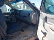 ✅ 2011 Chevrolet Silverado 2500HD • VIN: 1GB2KVCG9BZ411876 • Lot: 42557170. Wystawiony na IAAI z przebiegiem 71 775 mil. Bezpłatny archiwum sprzedaży aukcyjnych z USA i szczegółowy raport historii pojazdu na DreamBid. Zdjęcie 5.