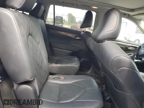 ✅ 2020 Toyota Highlander Platinum • VIN: 5TDFZRBH6LS041547 • Лот: 69856105. Опубликован ранее на Copart с пробегом 62 975 миль. Бесплатный доступ к архиву аукционных продаж из США и подробный отчёт об истории автомобиля на DreamBid. Изображение 11.