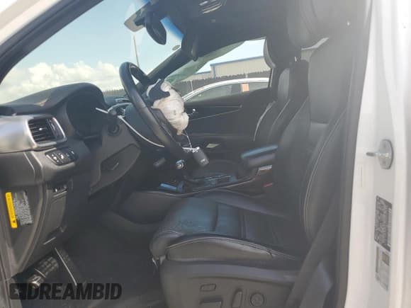 ✅ 2016 Kia Sorento SXL • VIN: 5XYPK4A16GG107453 • Lot: 61110015. Listed on Copart with 83,881 mi. Free auction sales archive from the USA and detailed vehicle history report at DreamBid. Image 7.