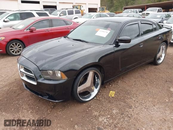 ✅ 2012 Dodge Charger SE • VIN: 2C3CDXBG7CH203220 • Lot: 43391170. Wystawiony na IAAI z przebiegiem 212 317 mil. Bezpłatny archiwum sprzedaży aukcyjnych z USA i szczegółowy raport historii pojazdu na DreamBid. Zdjęcie 2.