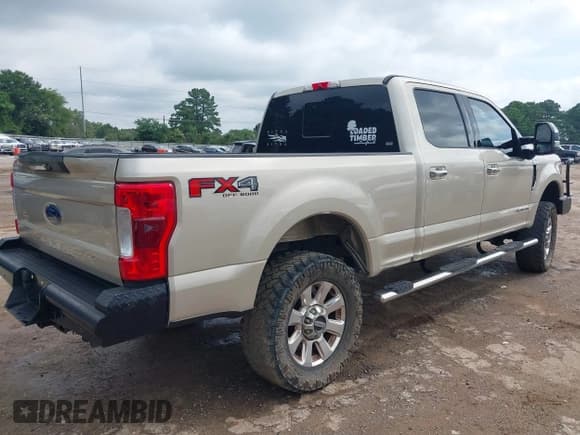 ✅ 2018 Ford F-250 XL • VIN: 1FT7W2BTXJEB50640 • Lot: 42388061. Listed on IAAI with 274,829 mi. Free auction sales archive from the USA and detailed vehicle history report at DreamBid. Image 4.