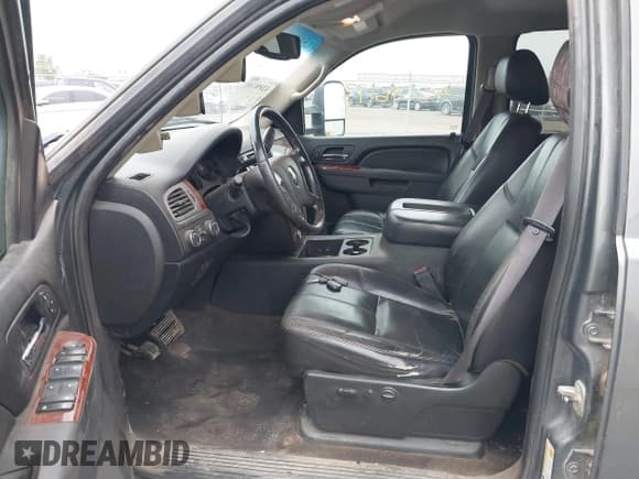 ✅ 2011 Chevrolet Silverado 2500HD LTZ • VIN: 1GC1KYC82BF182329 • Lot: 42696193. Listed on IAAI with 211,191 mi. Free auction sales archive from the USA and detailed vehicle history report at DreamBid. Image 5.