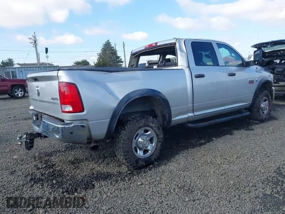 ✅ 2011 Ram 2500 Big Horn • VIN: 3D7UT2CL7BG552576 • Lot: 41719854. Wystawiony na IAAI z przebiegiem 124 524 mil. Bezpłatny archiwum sprzedaży aukcyjnych z USA i szczegółowy raport historii pojazdu na DreamBid. Zdjęcie 4.