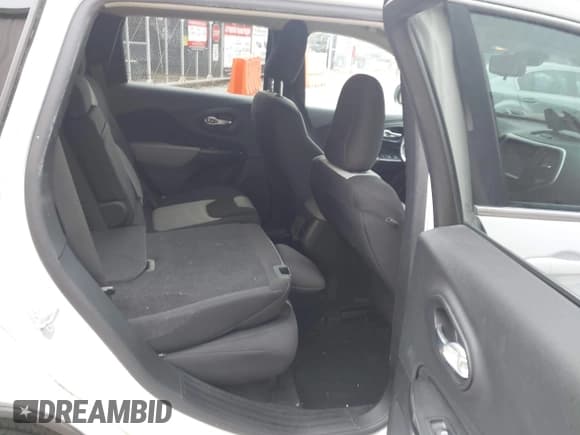 ✅ 2014 Jeep Cherokee Latitude • VIN: 1C4PJMCB9EW219625 • Лот: 43777929. Опубликован ранее на IAAI с пробегом 248 875 миль. Бесплатный доступ к архиву аукционных продаж из США и подробный отчёт об истории автомобиля на DreamBid. Изображение 8.