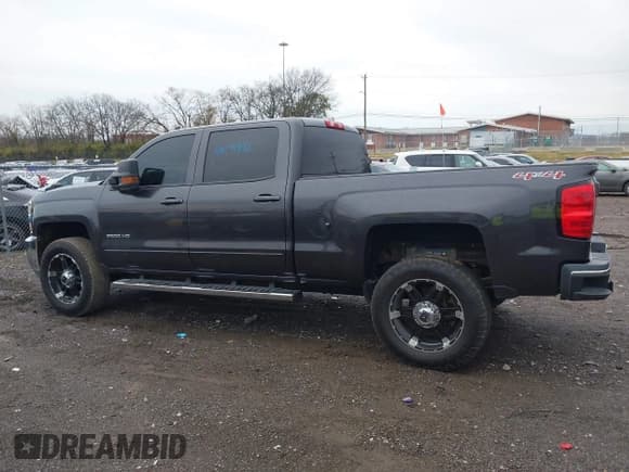 ✅ 2015 Chevrolet Silverado 2500HD LT • VIN: 1GC1KVEG0FF504748 • Лот: 43771972. Опубликован ранее на IAAI с пробегом Не указан. Бесплатный доступ к архиву аукционных продаж из США и подробный отчёт об истории автомобиля на DreamBid. Изображение 14.