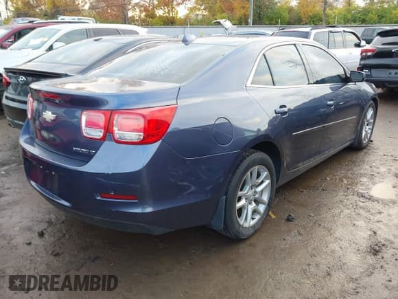 ✅ 2014 Chevrolet Malibu LT • VIN: 1G11C5SL4EF155731 • Lot: 43656774. Listed on IAAI with 128,768 mi. Free auction sales archive from the USA and detailed vehicle history report at DreamBid. Image 4.