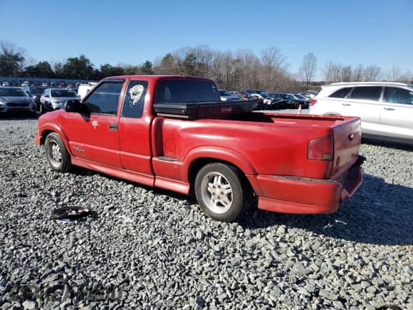 ✅ 2002 Chevrolet S-10 LS • VIN: 1GCCS19W828103918 • Лот: 87449334. Опубликован ранее на Copart с пробегом Не указан. Бесплатный доступ к архиву аукционных продаж из США и подробный отчёт об истории автомобиля на DreamBid. Изображение 2.