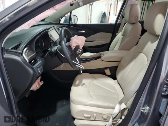 ✅ 2020 Buick Envision Premium • VIN: LRBFX3SX0LD137999 • Лот: 70746225. Опубликован ранее на Copart с пробегом 56 953 миль. Бесплатный доступ к архиву аукционных продаж из США и подробный отчёт об истории автомобиля на DreamBid. Изображение 7.