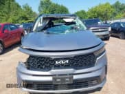✅ 2022 Kia Sorento X-Line SX Prestige • VIN: 5XYRKDLF0NG152919 • Lot: 42636246. Wystawiony na IAAI z przebiegiem 92 836 mil. Bezpłatny archiwum sprzedaży aukcyjnych z USA i szczegółowy raport historii pojazdu na DreamBid. Zdjęcie 11.