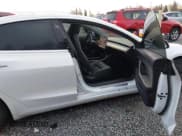 ✅ 2020 Tesla Model 3 Long Range • VIN: 5YJ3E1EB6LF618170 • Lot: 43699558. Wystawiony na IAAI z przebiegiem 254 642 mil. Bezpłatny archiwum sprzedaży aukcyjnych z USA i szczegółowy raport historii pojazdu na DreamBid. Zdjęcie 5.