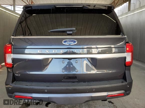 ✅ 2024 Ford Expedition XLT • VIN: 1FMJU1J84REA58417 • Lot: 52782705. Listed on Copart with 27,205 mi. Free auction sales archive from the USA and detailed vehicle history report at DreamBid. Image 6.