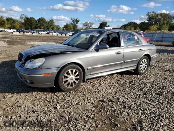 ✅ 2003 Hyundai Sonata GLS • VIN: KMHWF35H03A875470 • Лот: 89875515. Опубликован ранее на Copart с пробегом Не указан. Бесплатный доступ к архиву аукционных продаж из США и подробный отчёт об истории автомобиля на DreamBid. Изображение 1.